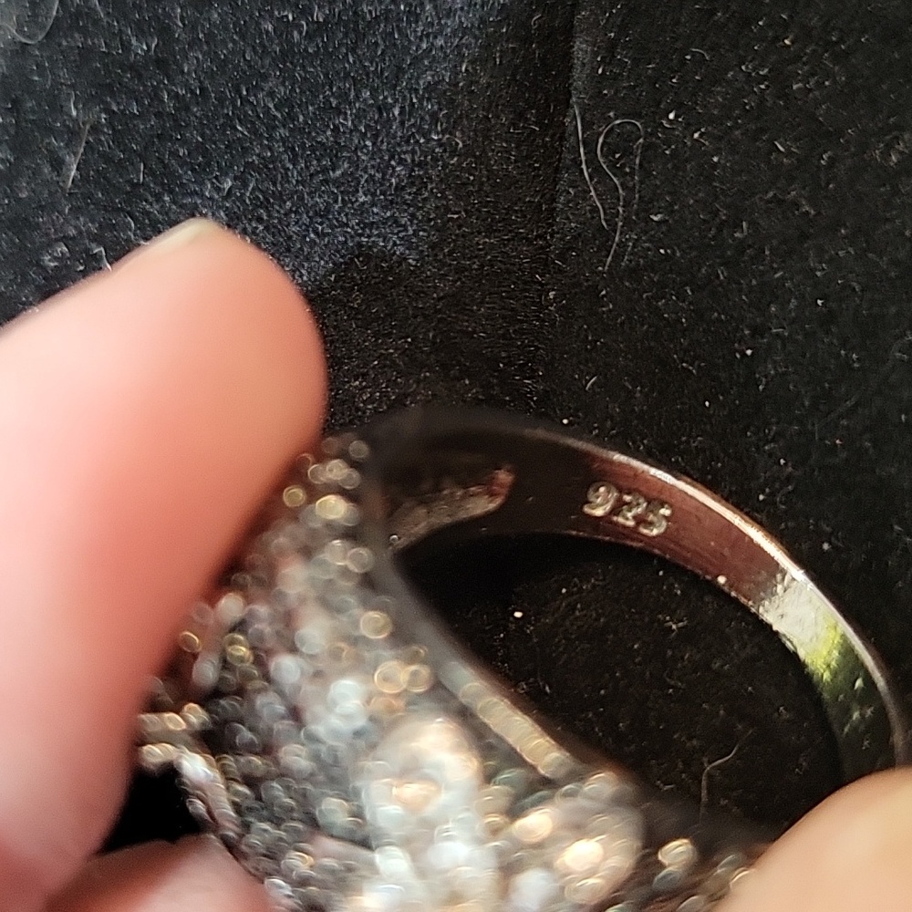 Ring - Picture 3 of 4